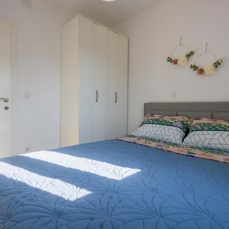 Karlo's Guest house *