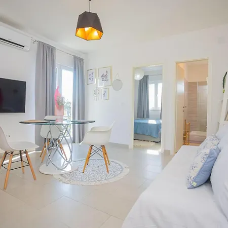 Karlo's Guest house *